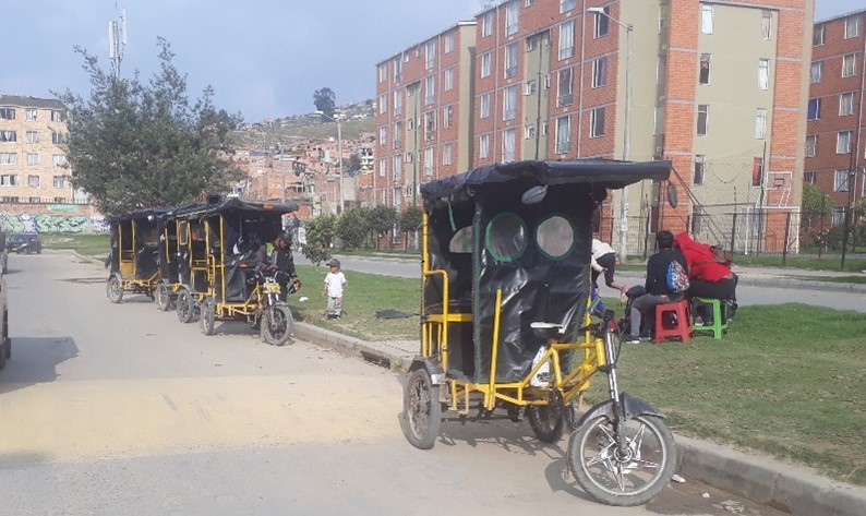 Bicitaxi à Bogotá.jpg