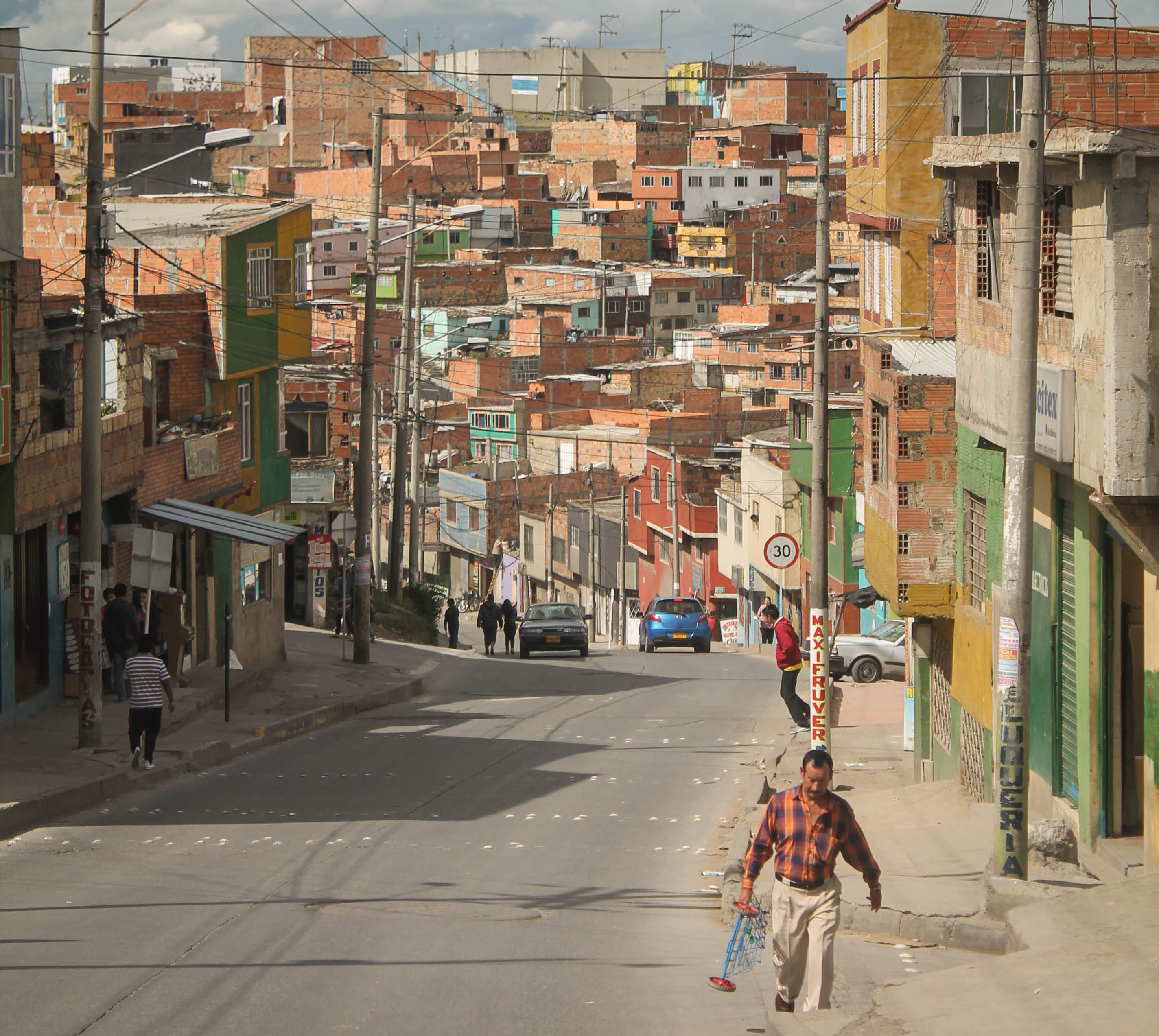 A tale of two cities? Everyday mobilities and individual opportunities in Bogotá, Colombia